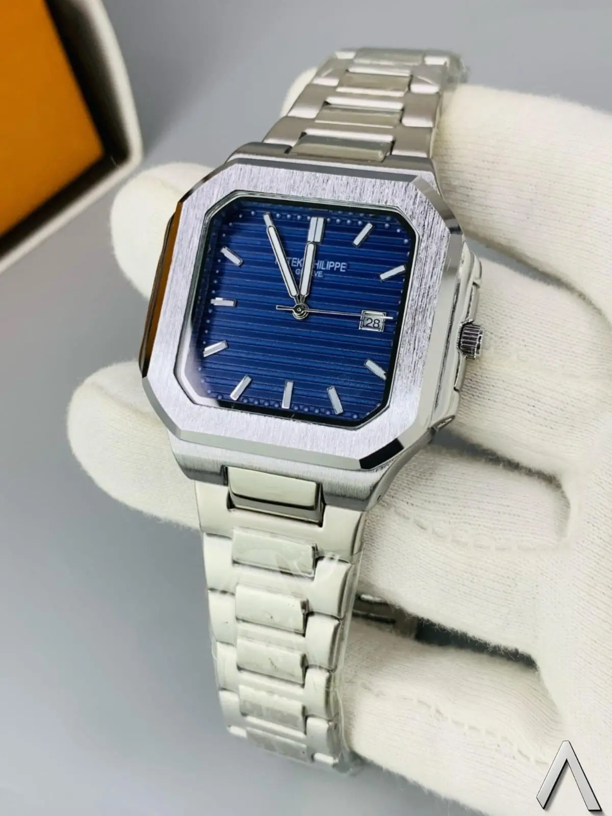 Patek-Philippe-Cubitus-Dark-Blue
